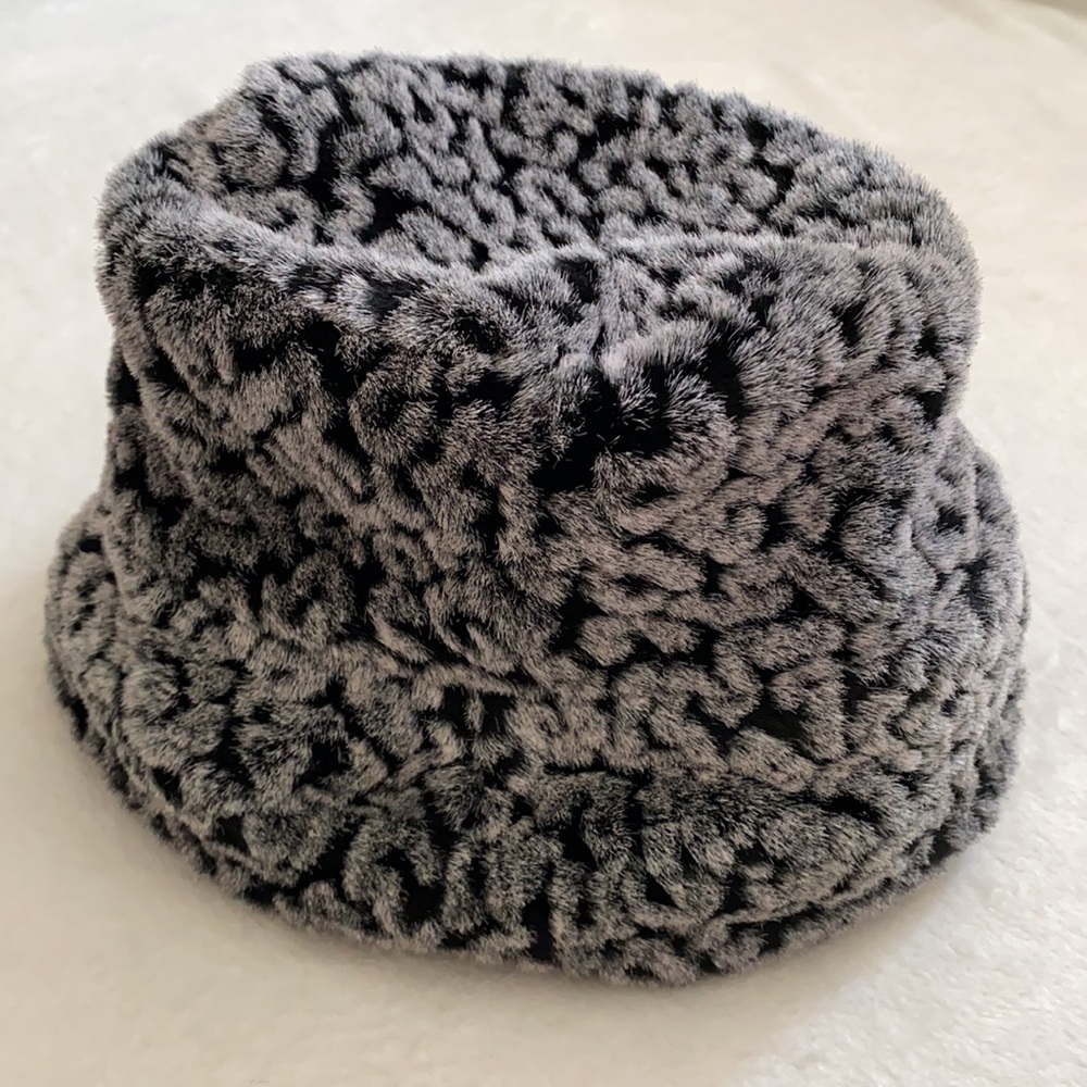 {VTG} Ben Berger | Faux Fur Leopard Print Bucket Hat 90s Y2K Gray/Black (OS) - Picture 10 of 14